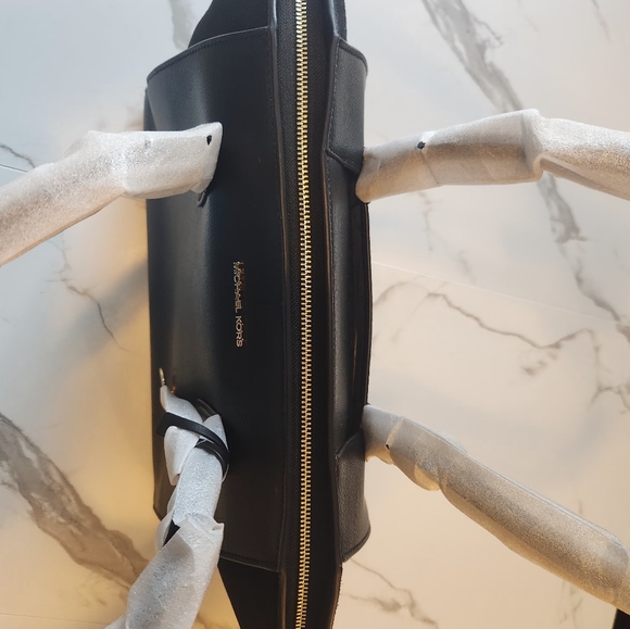 Michael Kors Black Tote Bag - Picture 8 of 13